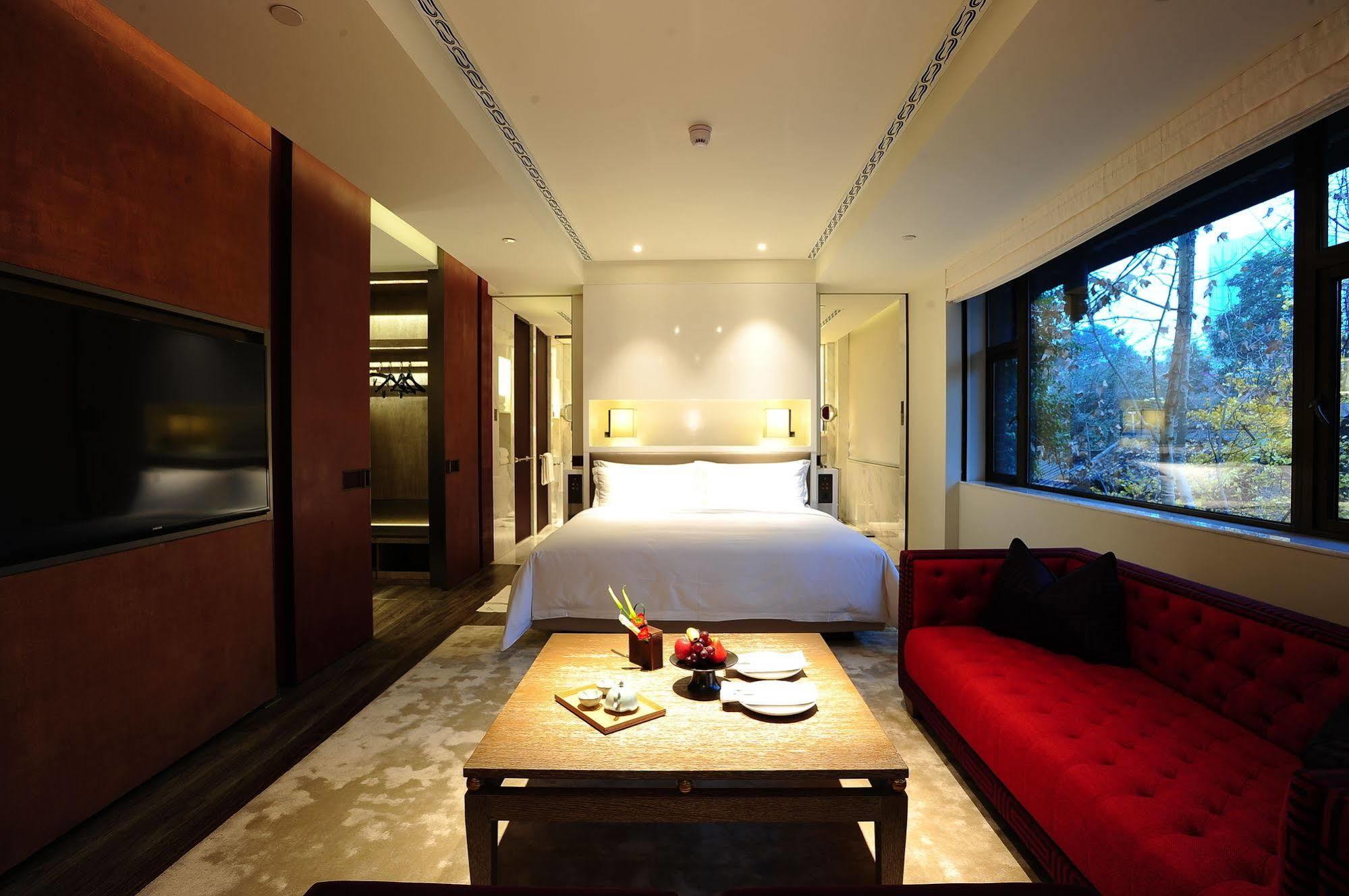 Guanyin Yiyuntai Hotel Chengdu Exteriör bild
